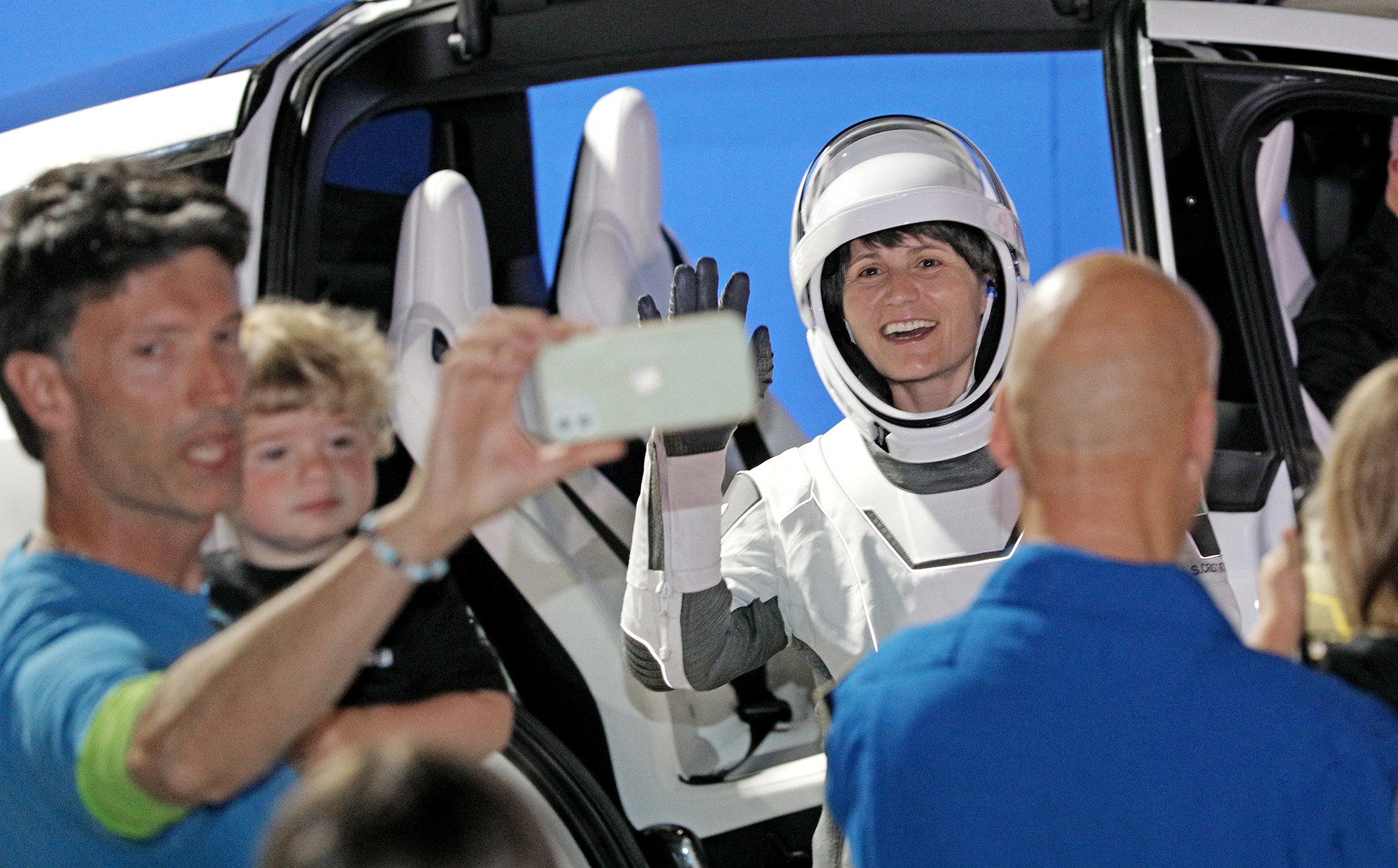 Astronautin Samantha Cristoforetti am 27. April (Bild: Gregg Newton/AFP)