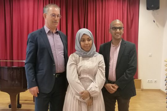 Holger Rothbauer, Noria Al Hassini und Osamah Al Fakih erhalten am Donnerstag den Aachener Friedenspreis (Bild: Lindsay Ahn/BRF)