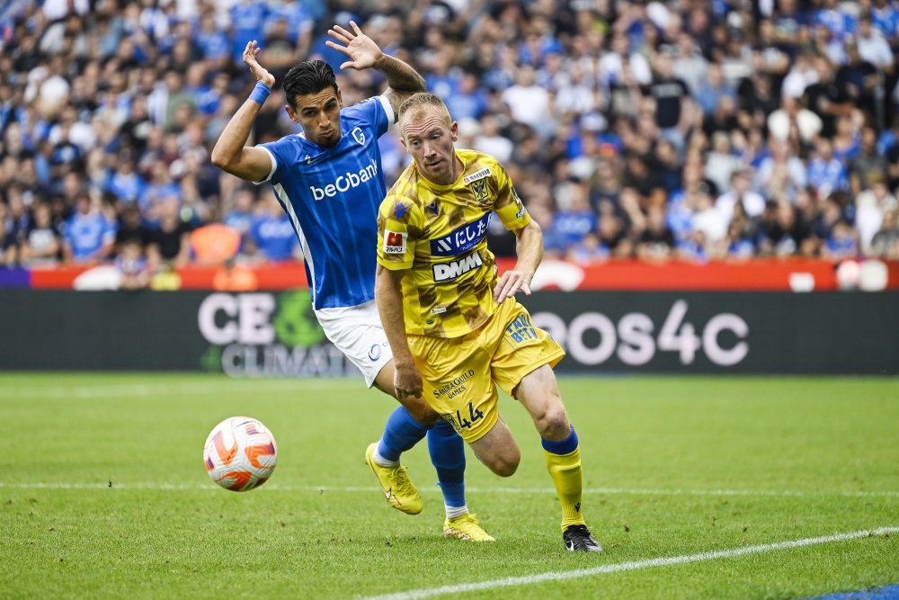 Christian Brüls und Sint-Truiden holten beim Nachbarn in Genk einen Punkt, der vermeintliche Siegtreffer in der Nachspielzeit wurde aberkannt (Bild: Tom Goyvaerts/Belga)