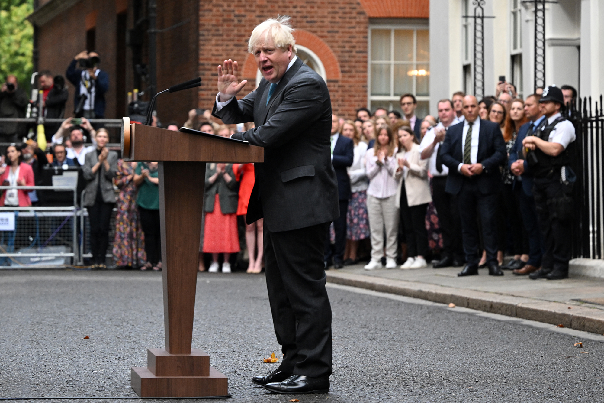 Boris Johnsons letzte öffentliche Rede in seiner Funktion als Großbritanniens Premierminister (Bild: Justin Tallis/Pool/AFP)