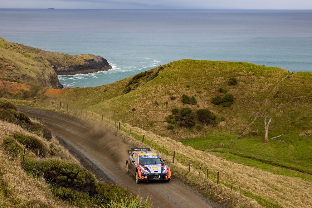 Ott Tänak/Martin Järveoja bei der Rallye Neuseeland (Bild: Fabien Dufour/Hyundai Motorsport )