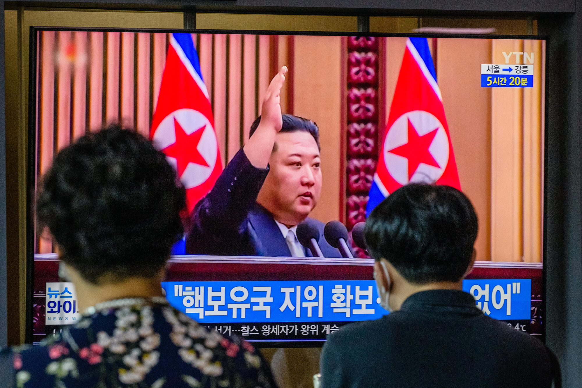 Der nordkoreanische Diktator Kim Jong Un im Staatsfernsehen, nachdem Nordkorea ein Gesetz verabschiedet hatte, das einen präventiven Nuklearschlag erlaubt (Bild: Anthony Wallace/AFP)