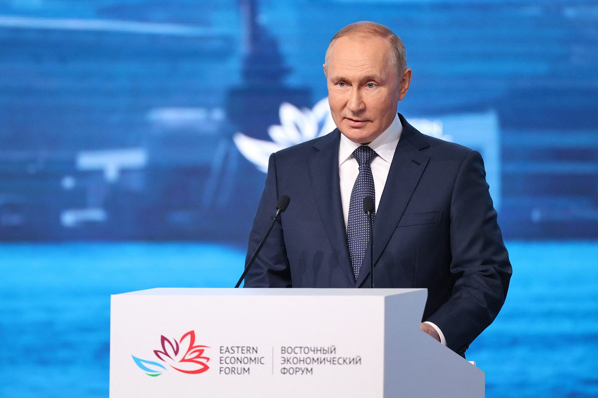 Russlands Präsident Wladimir Putin beim Eastern Economic Forum (Bild: Sergei Bobylyov/Sputnik/AFP)