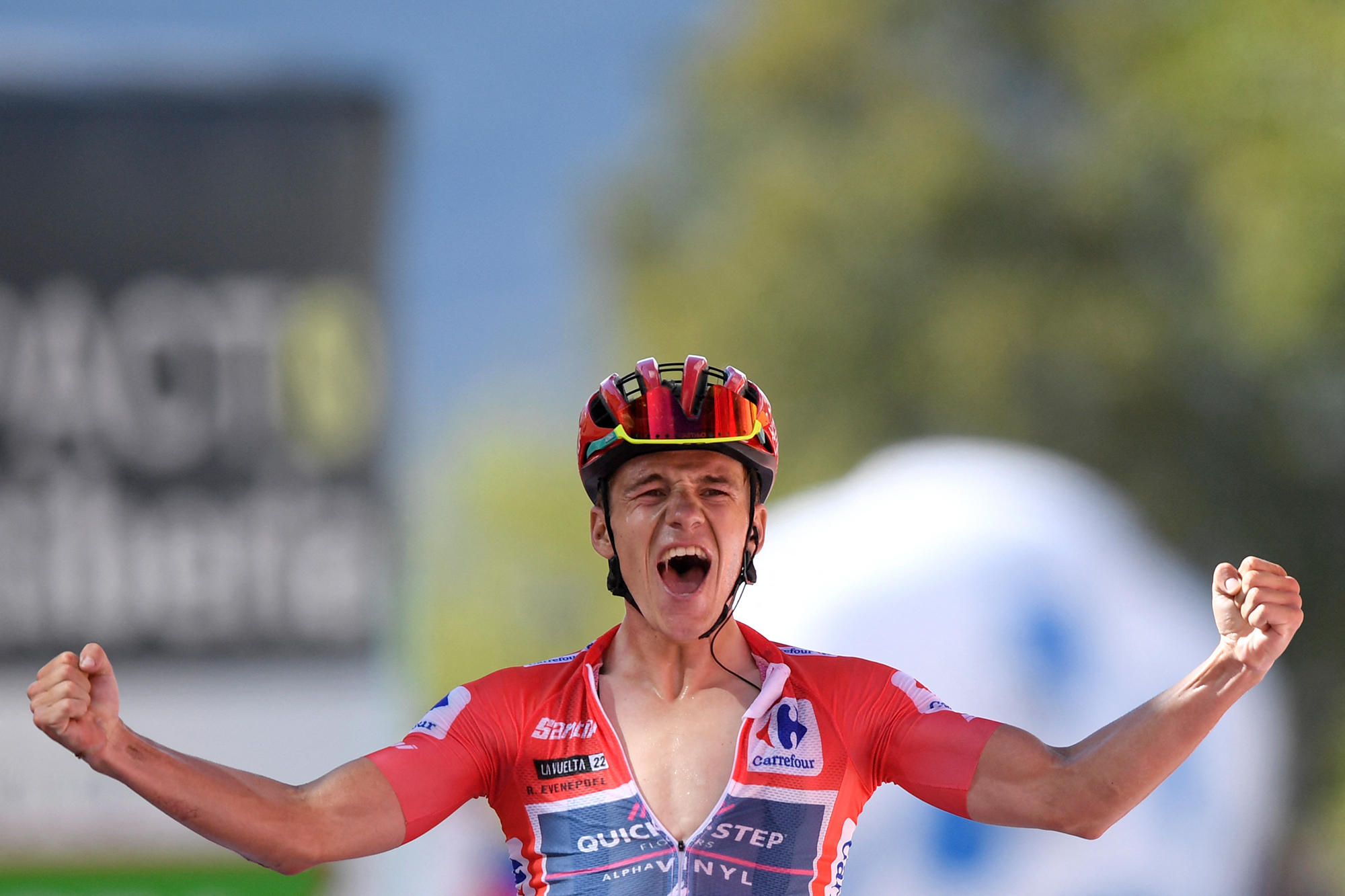 Remco Evenepoel gewinnt 18. Vuelta-Etappe (Bild: Oscar Del Rozo/AFP)