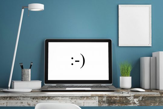 Smiley auf Computerbildschirm