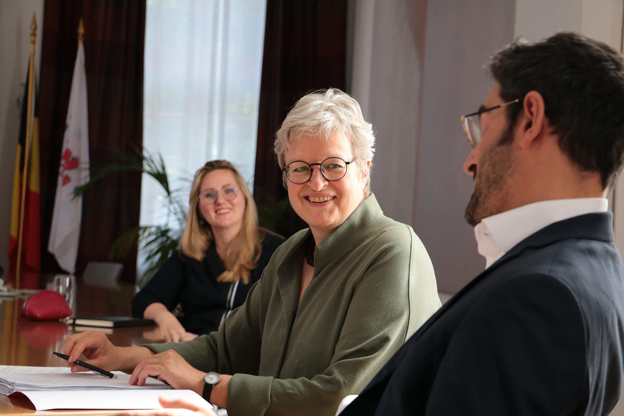 Raumordnungsexpertin Ursula Stein mit dem zuständigen Minister Antonios Antoniadis (Bild: Linda Zwartbol/Kabinett Antoniadis)