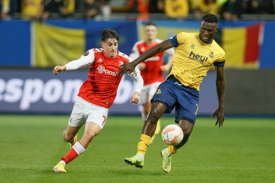 Braga's Rodrigo Gomes and Union's Victor Boniface fight for the ball during a match between Belgian soccer team Royale Union Saint-Gilloise and the Portugese club SC Braga, Thursday 13 October 2022 in Heverlee, Belgium, the fourth game out of six in the group stage of the UEFA Europa League competition. BELGA PHOTO BRUNO FAHY