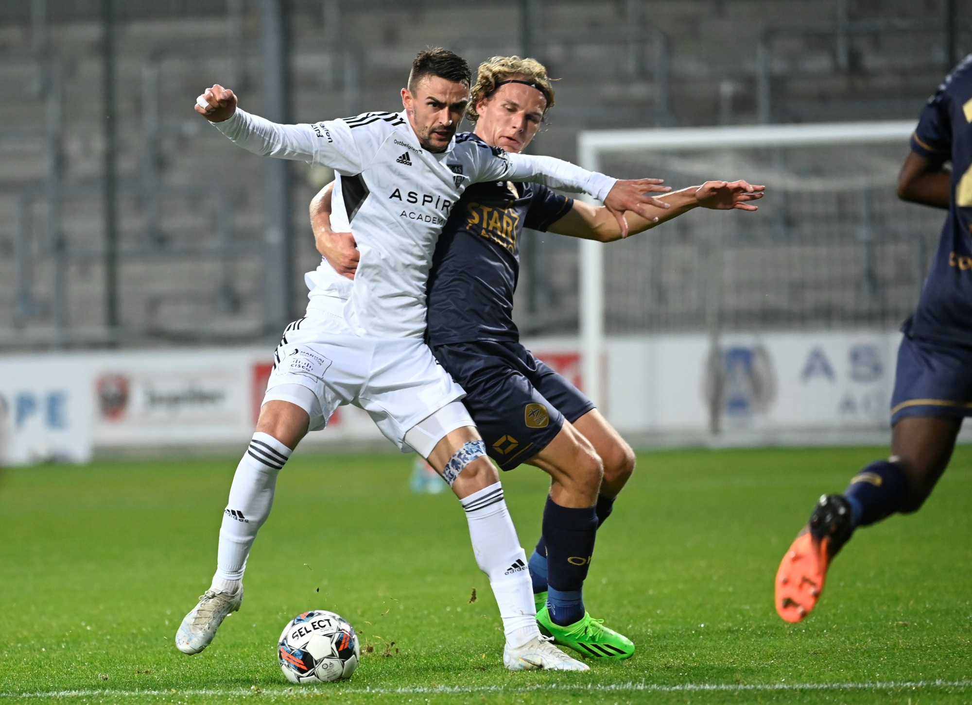 OHL's Ewoud Pletinckx and Eupen's Smail Prevljak fight for the ball during a soccer match between KAS Eupen and OH Leuven, Tuesday 18 October 2022 in Eupen, on day 13 of the 2022-2023 'Jupiler Pro League' first division of the Belgian championship. BELGA PHOTO JOHN THYS