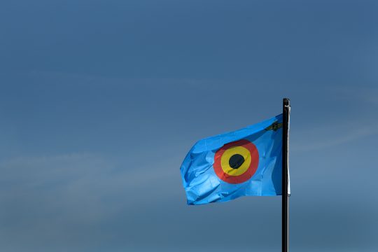 Flagge der Luftwaffe auf dem Militärstützpunkt Kleine-Brogel (Bild: Yorick Jansens/Belga)