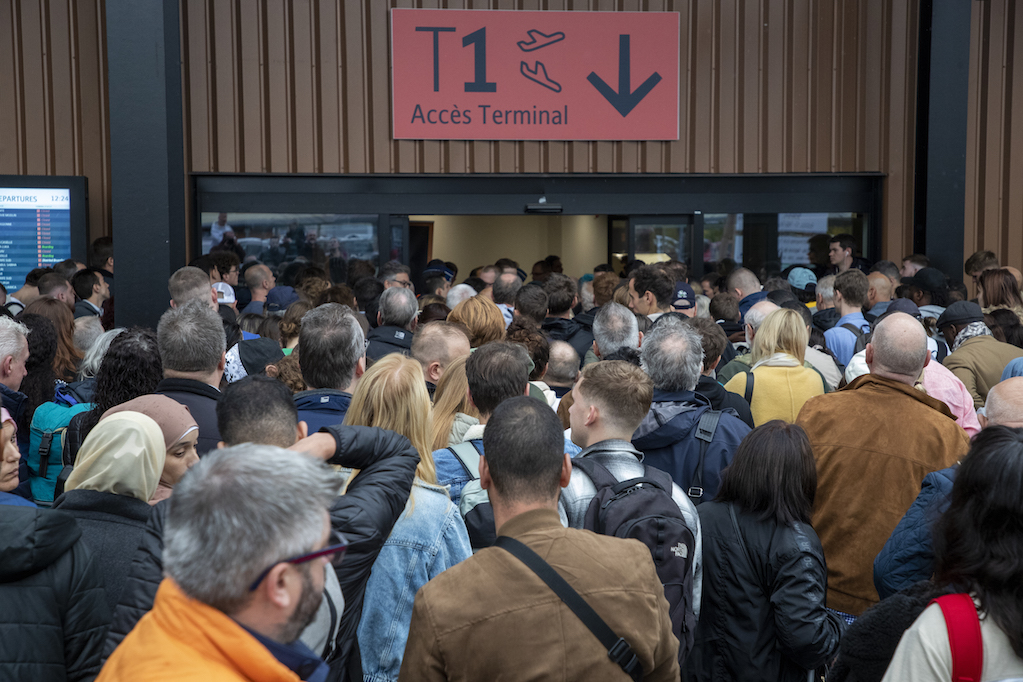 Chaostag am Flughafen Charleroi (Bild: Nicolas Maeterlinck/Belga)