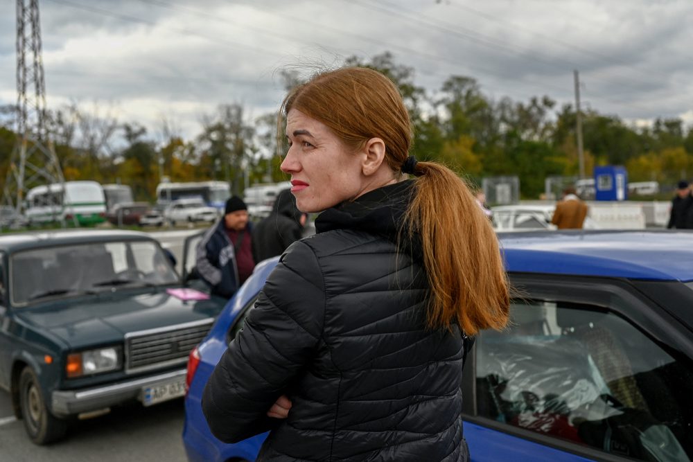 Menschen verlassen Cherson (Bild: 21. Oktober, Bulent Kilic/AFP)