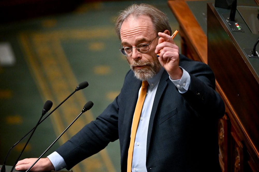 Peter De Roover bei einer Kammerdebatte (Bild: Dirk Waem/Belga)