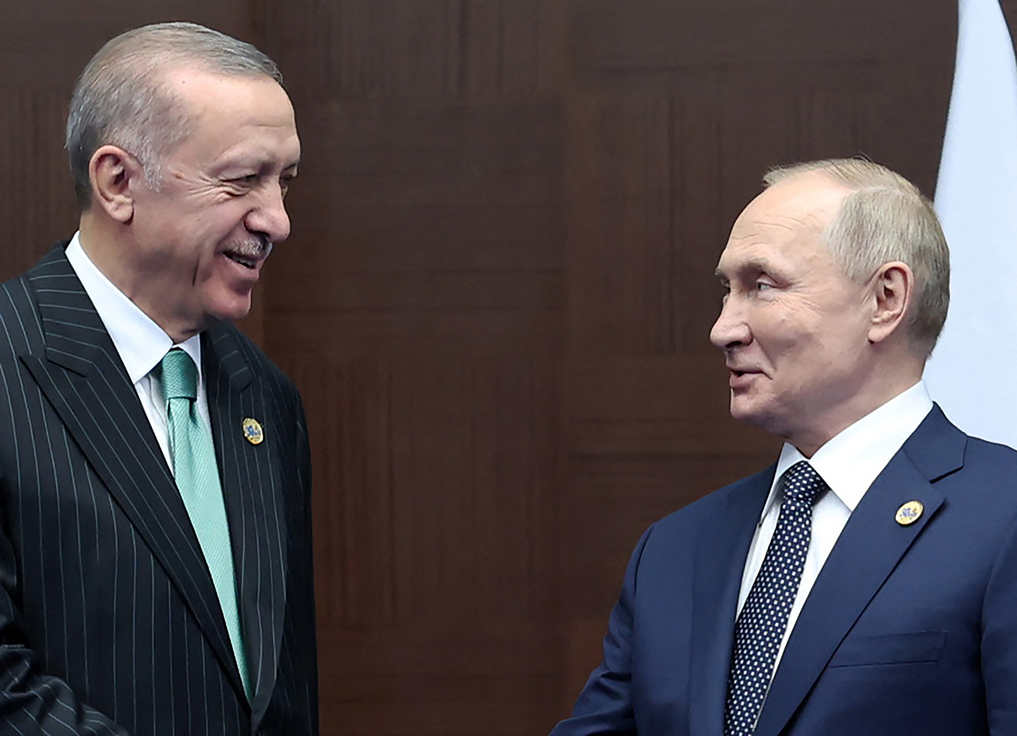 Erdogan und Putin in Astana (Bild: Handout/Turkish Presidential Press Service/AFP)