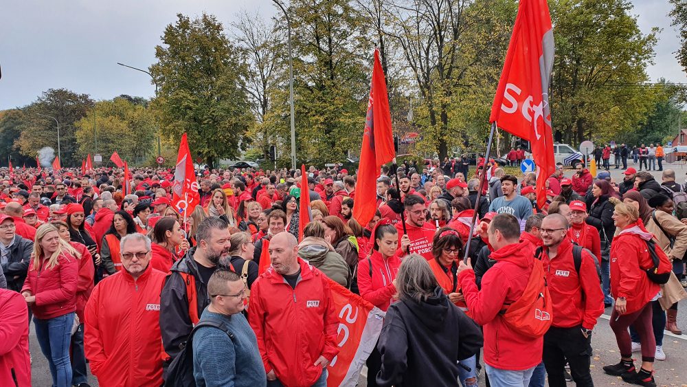 Protest der FGTB vor dem Atomkraftwerk in Tihange