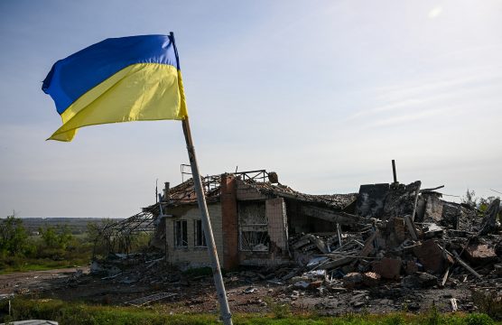 Ukrainische Flagge in Isjum