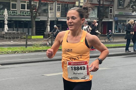 Kerstin Heinen beim Halbmarathon in Köln (Bild: privat)