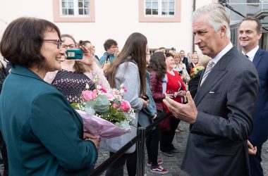 König Philippe und DG-Ministerpräsident Oliver Paasch beim Besuch der Staatskanzlei Rheinland-Pfalz (Bild: Benoit Doppagne/Belga)