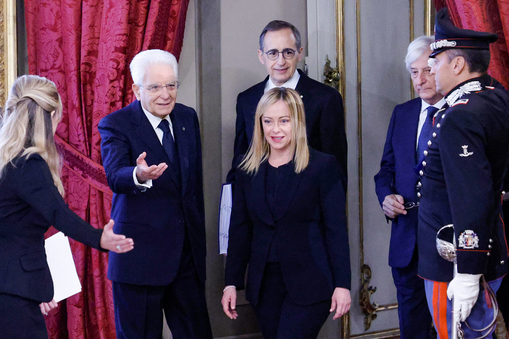 Italiens Präsident Sergio Mattarella empfängt Giorgia Meloni zur Eidesleistung (Bild: Fabio Frustaci/Ansa/AFP)