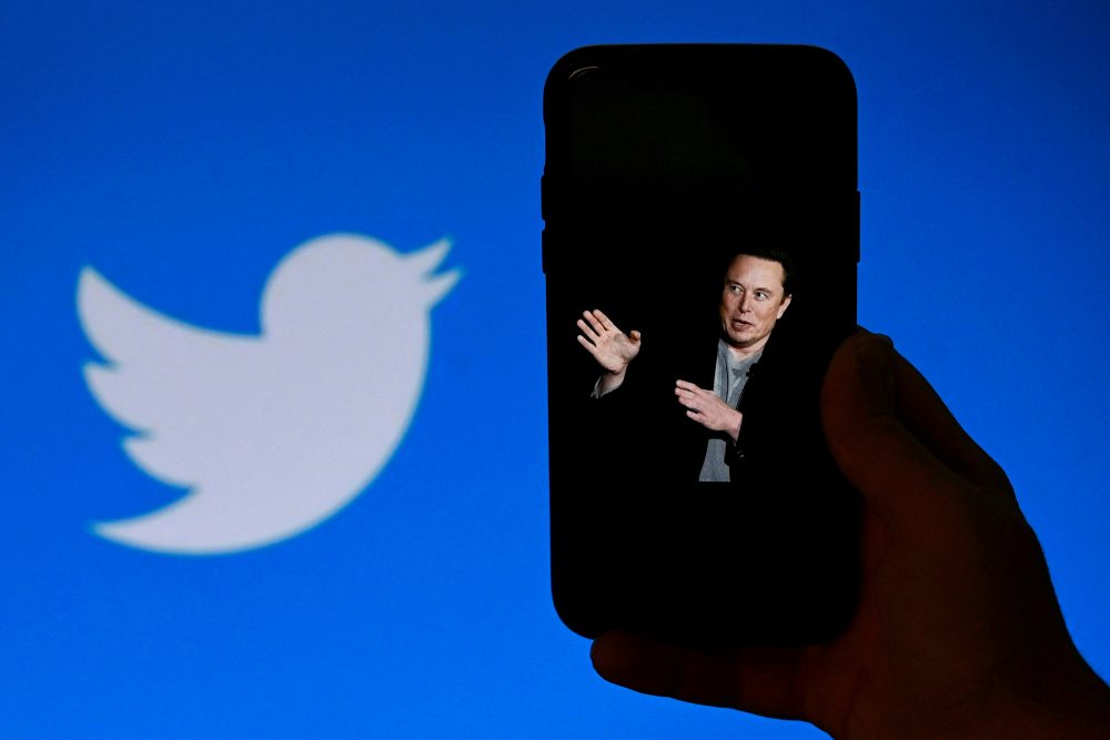 Die Übernahme von Twitter durch Elon Musk ist offenbar vollzogen (Bild: Olivier Douliery/AFP)