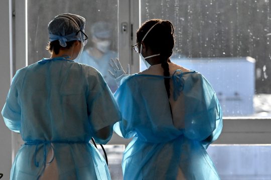 Pflegepersonal im Imelda-Krankenhaus in Bonheiden (Bild: Dirk Waem/Belga)