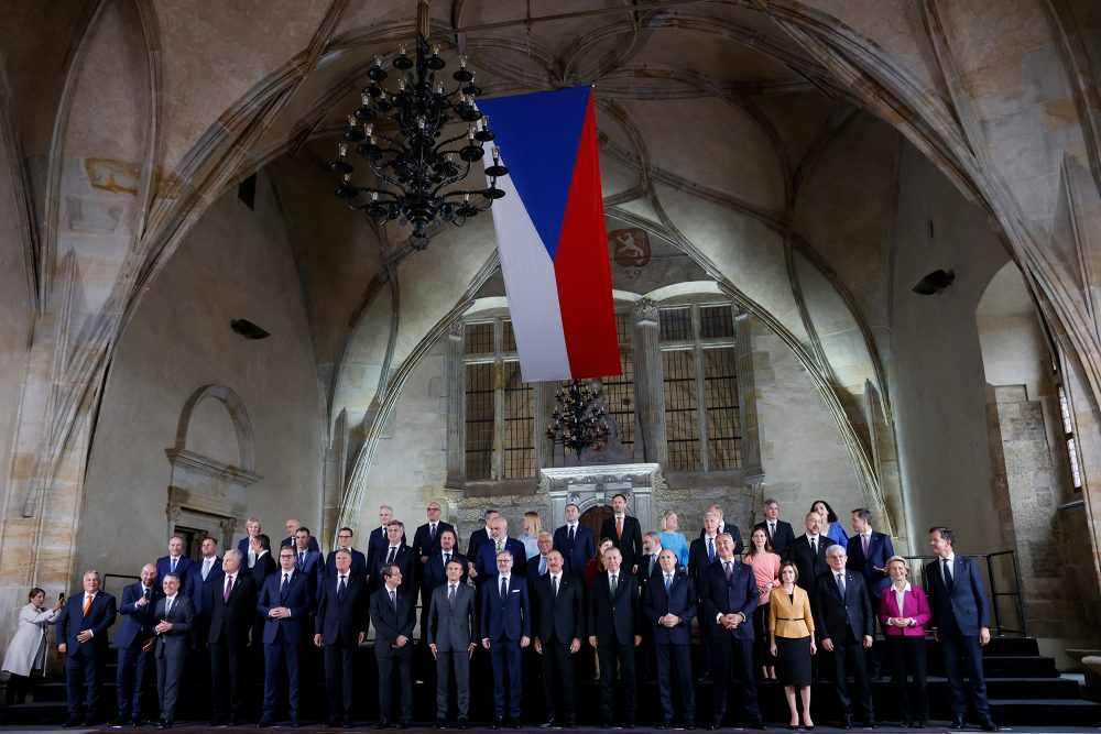 Die Staats- und Regierungschefs beim europäischen Gipfeltreffen in Prag (Bild: Ludovic Marin/AFP)