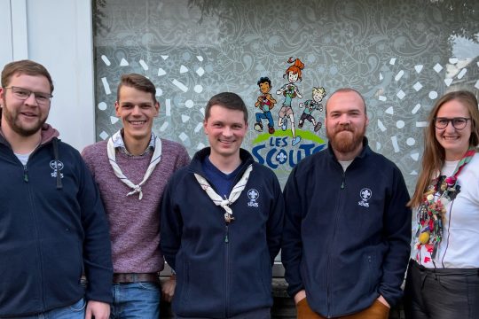 Die neu gewählte Regionsequipe: (v.l.n.r.) Willem Wilden, Till Lentzen, Maxime Laschet, Maurice Collard und Stacy Brücken (Bild: Les Scouts)