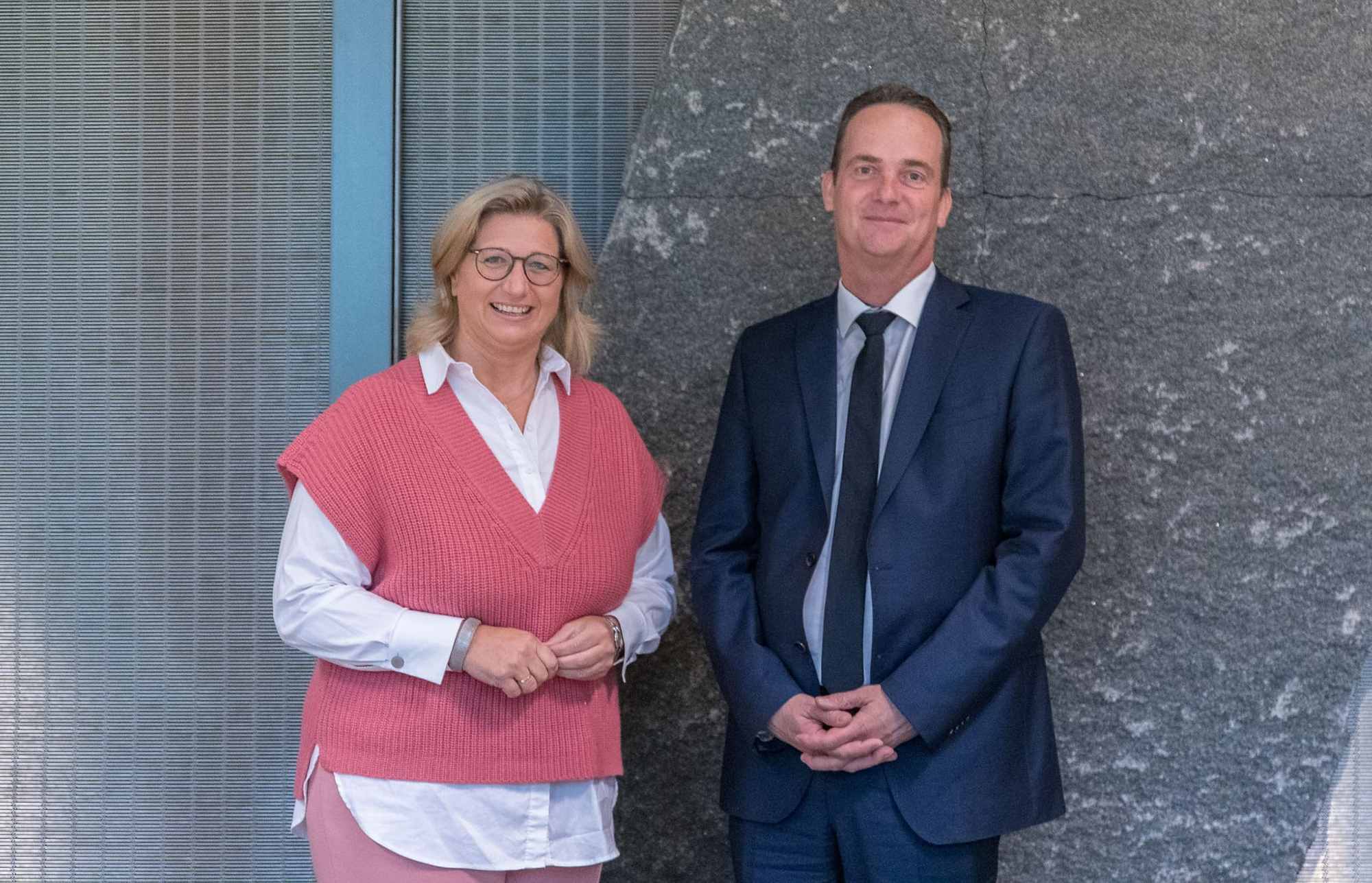 Die saarländische Ministerpräsidentin Anke Rehlinger und DG-Ministerpräsident Oliver Paasch (Bild: Staatskanzlei Saarland/Pf)