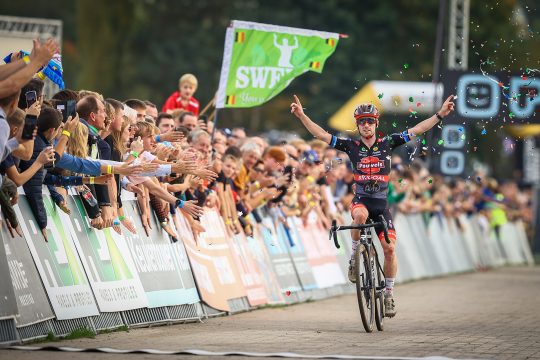 Eli Iserbyt siegt in Ruddervoorde (Bild: David Pintens/Belga)