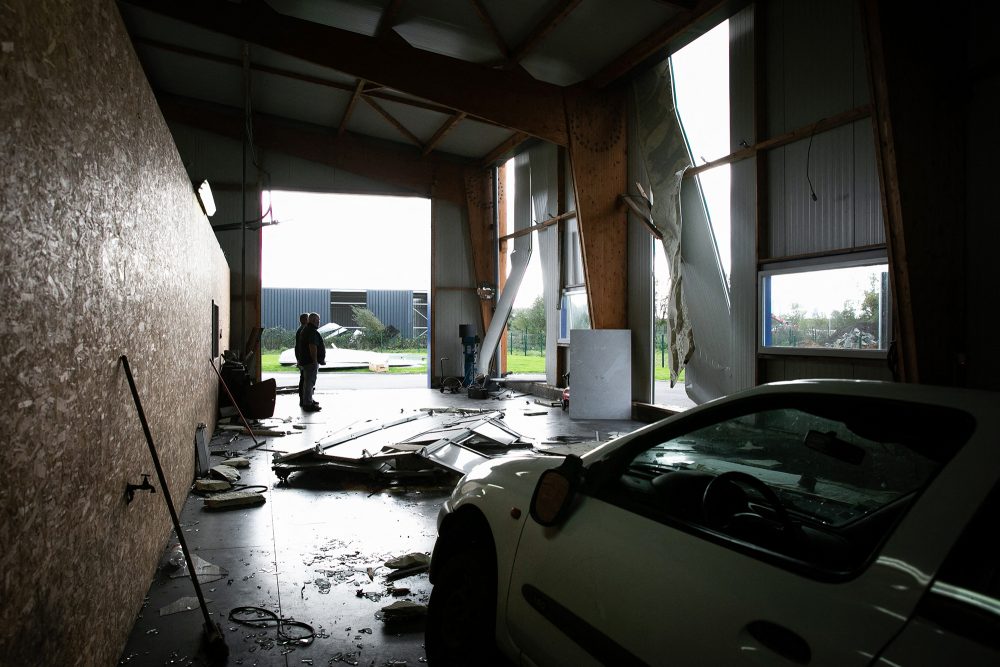 Verwüstete Garage in Beuzeville, Nordfrankreich (Bild: Lou Benoist/AFP)