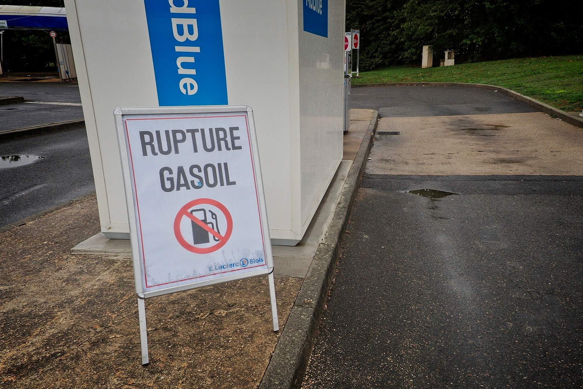 Treibstoffknappheit an Tankstelle im französischen Blois (Bild: Guillaume Souvant/AFP)