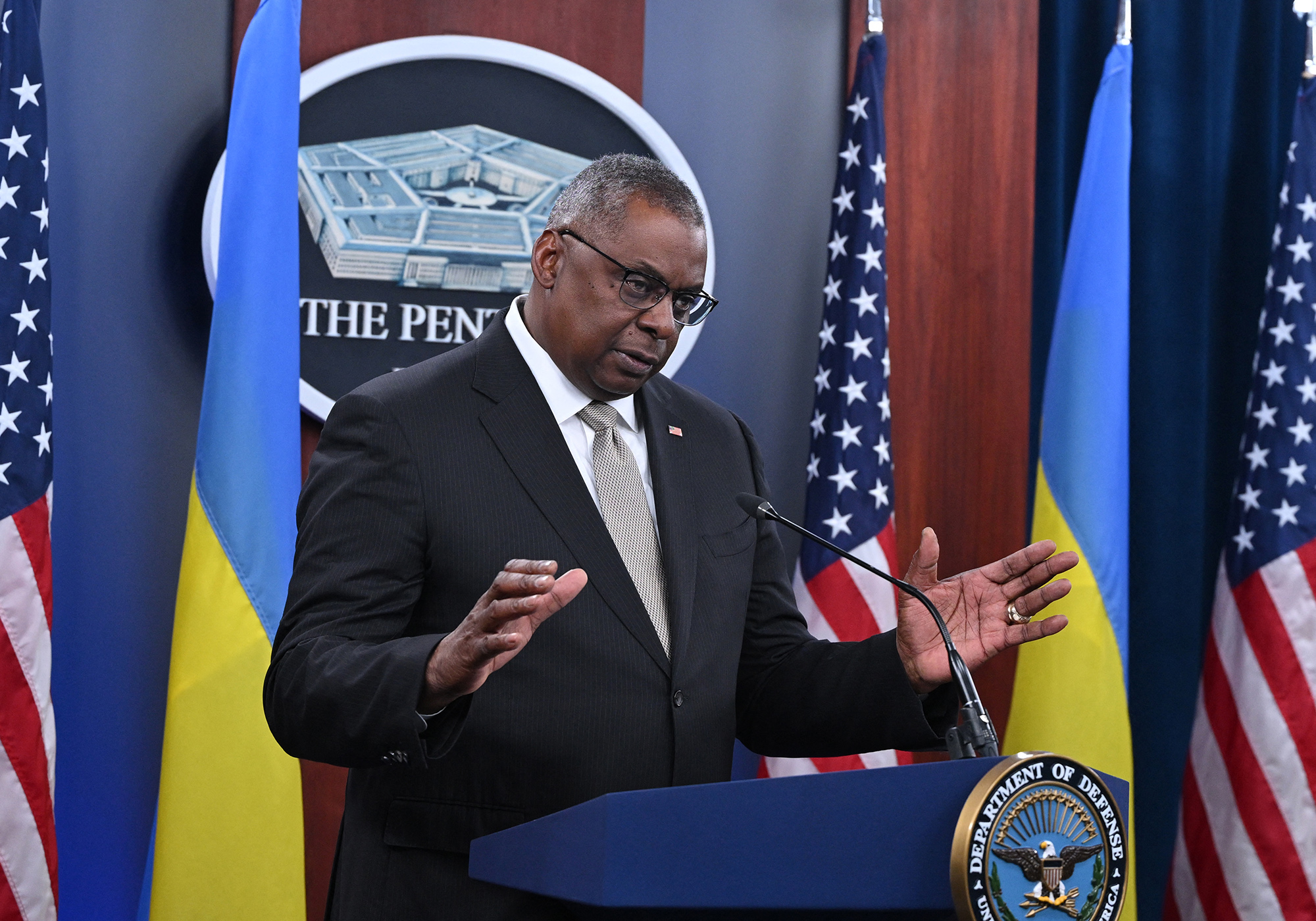 US-Verteidigungsminister Lloyd Austin bei einer Pressekonferenz am Mittwoch im Pentagon (Bild: Mandel Ngan/AFP)