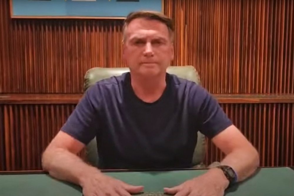 Jair Bolsonaro spricht auf YouTube zu seinen Anhängern (Bild: AFP Photo/Brazilian President Jair Bolsonaro's YouTube Account)