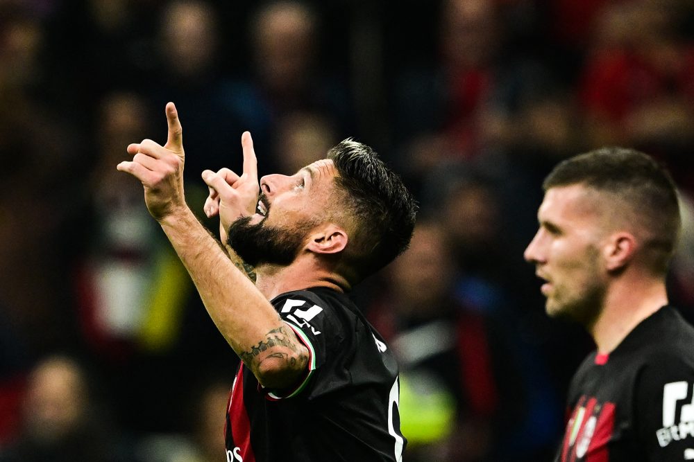 Der französische Stürmer Olivier Giroud vom AC Mailand jubelt nach seinem zweiten Treffer während des Champions League-Spiels zwischen dem AC Mailand und RB Salzburg (Bild: Miguel Medina/AFP)