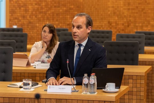Colin Kraft (CSP) im Parlament der Deutschsprachigen Gemeinschaft (Bild: PDG/CK)