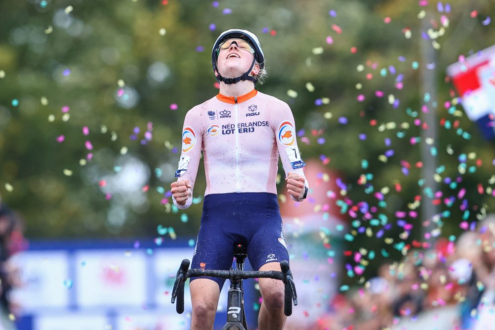Freut sich über ihren Sieg: Die Niederländerin Fem Van Empel (Bild: David Pintens/Belga)
