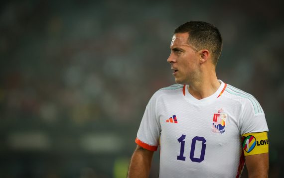 Eden Hazard mit der "One-Love"-Kapitänsbinde (Bild: Virginie Lefour/Belga)