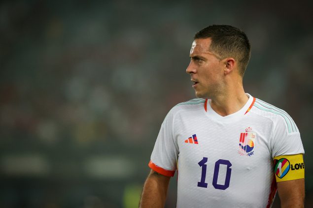 Eden Hazard mit der "One-Love"-Kapitänsbinde (Bild: Virginie Lefour/Belga)