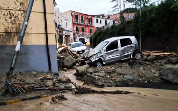 Chaos nach Erdrutschen auf Ischia (Bild: ANSA/AFP)