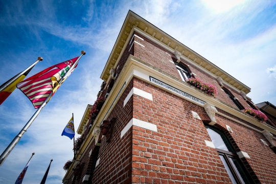 Das Rathaus von Lontzen (Bild: Bruno Fahy/Belga)