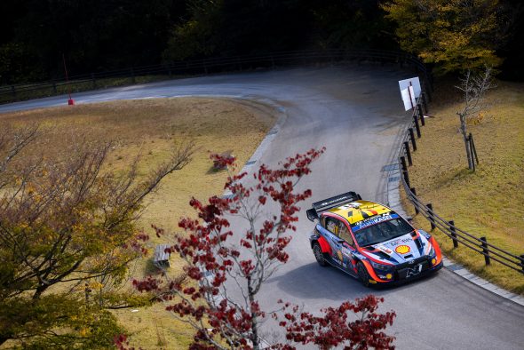 Thierry Neuville/Martijn Wydaghe bei der Rallye Japan (Bild: Austral/Hyundai Motorsport)