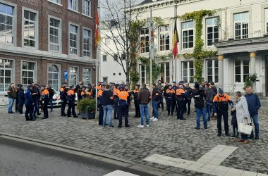 Schweigeminute der Polizei in Eupen für getöteten Kollegen