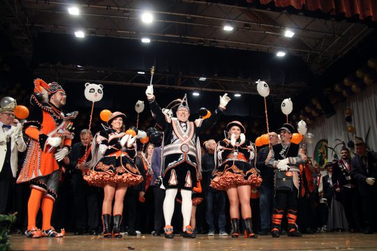 Yves De Sy wurde im Festsaal Patronage als Panda I. proklamiert (Bild: Michaela Brück/BRF)