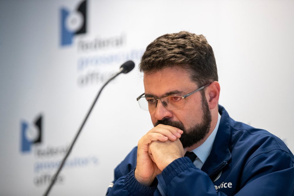 Polizeizonenchef Olivier Slosse bei der Pressekonferenz nach dem Messerangriff (Bild: Nicolas Maeterlinck/Belga)