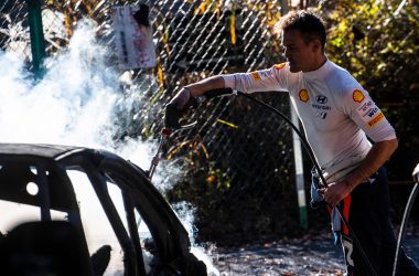 Dani Sordos Hyundai geht in Flammen auf (Bild: Janus Ree/Red Bull Content Pool)