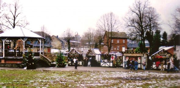 Weihnachtsmarkt in Bütgenbach Anfang der 2000er Jahre (Bild: Verkehrsverein Bütgenbach)