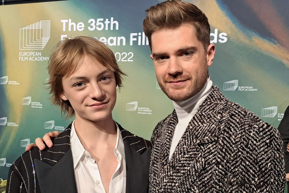 Schauspieler Eden Dambrine und Regisseur Lukas Dhont bei den European Film Awards in Reykjavik am 10. Dezember (Bild: Aurelie Moerman/Belga)