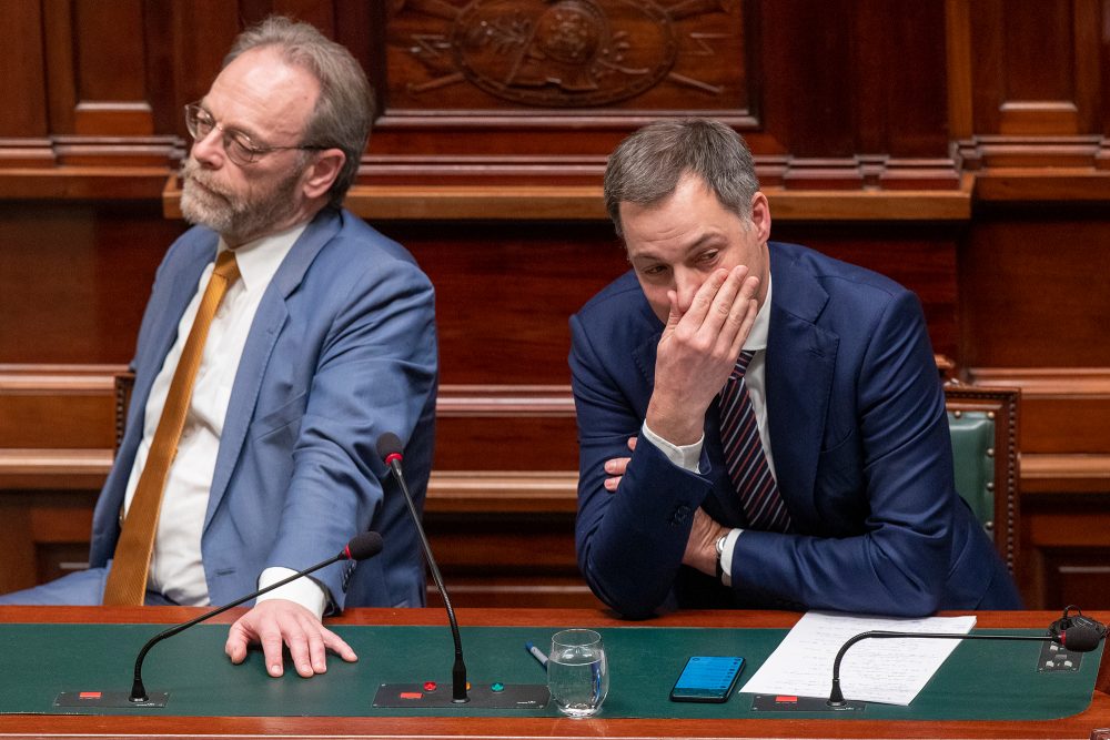 Peter De Roover (N-VA) und Alexander De Croo in der Kammer (Bild: Nicolas Maeterlinck/Belga)