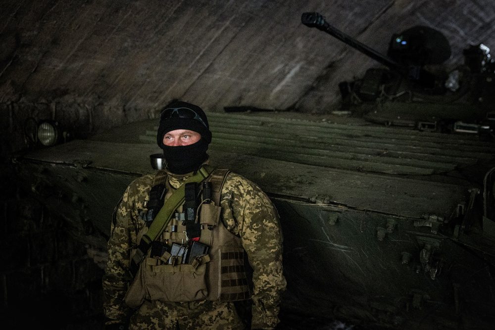 Ukrainischer Soldat in Bachmut in der Region Donbass (Bild: Dimitar Dilkoff/AFP)