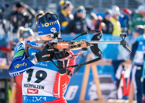 Biathletin Julia Simon am 8.12. in Hochfilzen (Bild: Georg Hochmuth/APA/AFP)