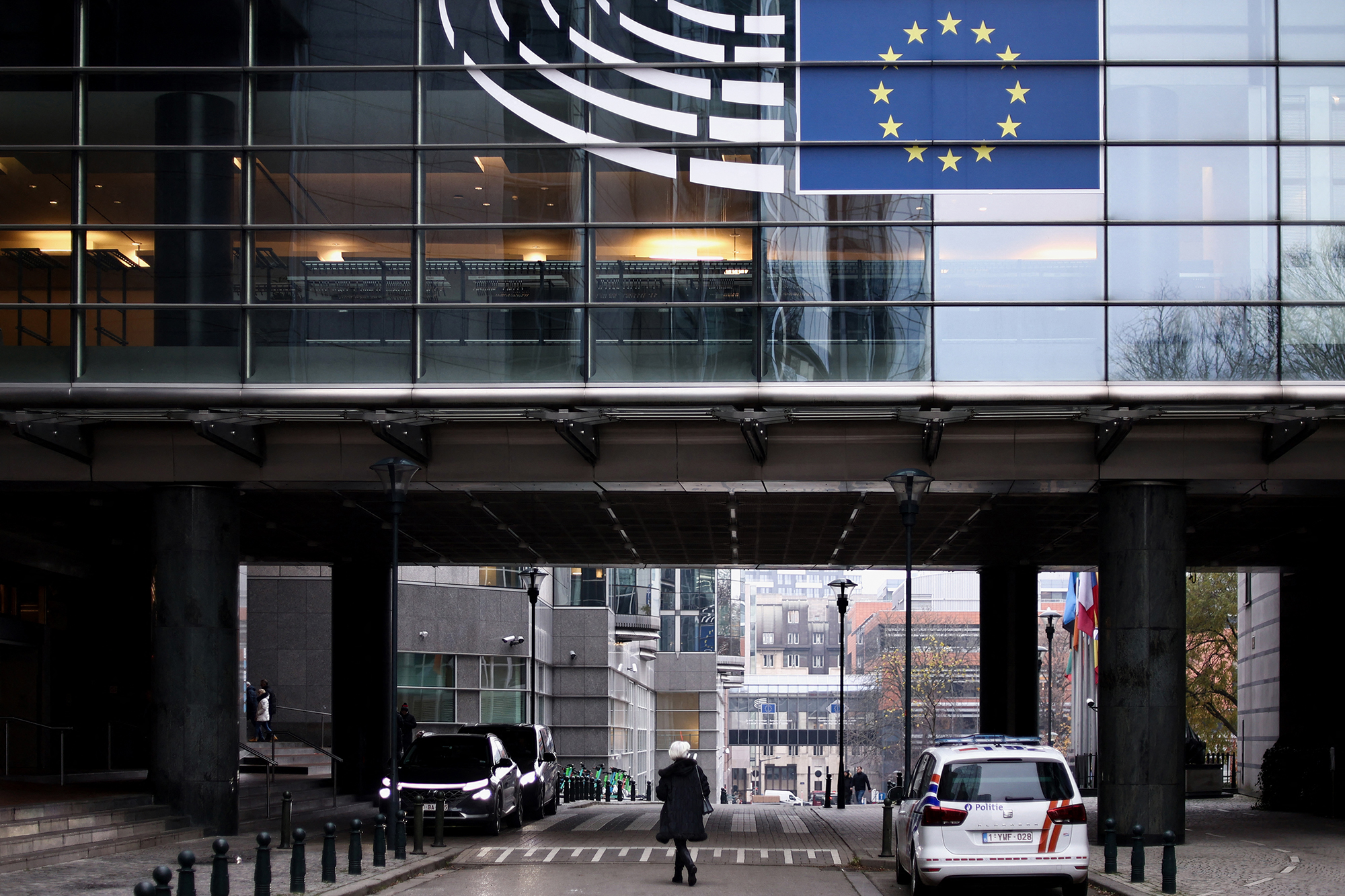 Eingangsbereich des Europaparlamentes in Brüssel